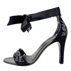 Vintage‎ Gucci Satin Ankle Tie Heels Black Embroidered Size 8B w/ Box